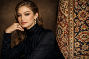 وقتی فرش ایرانی در کت واک جی جی حدید هم جلب توجه می‌کند؛ زیبایی و اصالت یعنی این