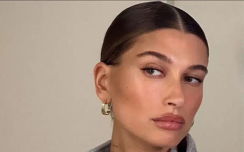 کم‌زرق‌وبرق اما ویرانگر؛ پیراهن قدیمی هیلی بیبر چگونه به صدر اخبار رسید؟