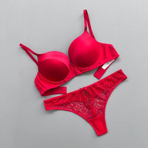 کیف پوشاک ضروری