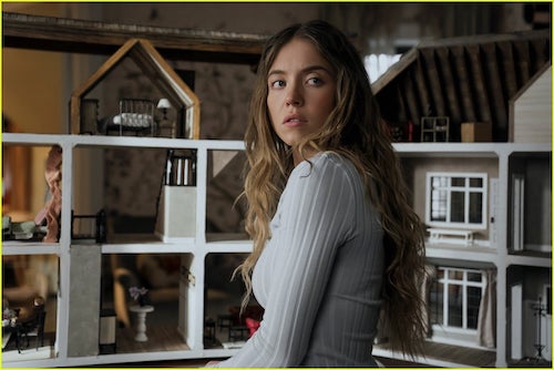 طراحی لباس در فیلم خدمتکار ۲۰۲۵