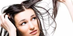 چگونه موهایمان را تربیت کنیم که چربی کمتری ترشح کنند؟