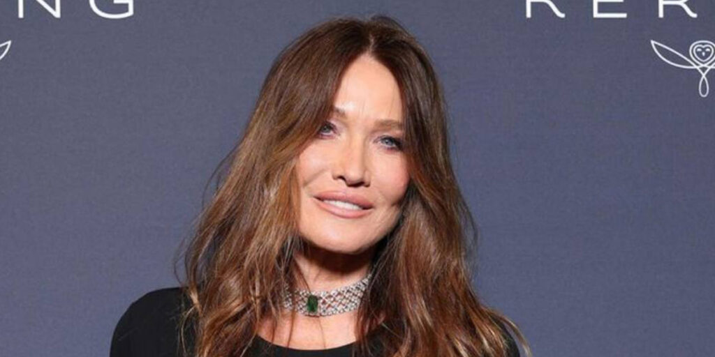 عکسی قدیمی از سوپر مدل مشهور که بانوی اول فرانسه بود؛ زیبایی تمام‌نشدنی کارلا برونی