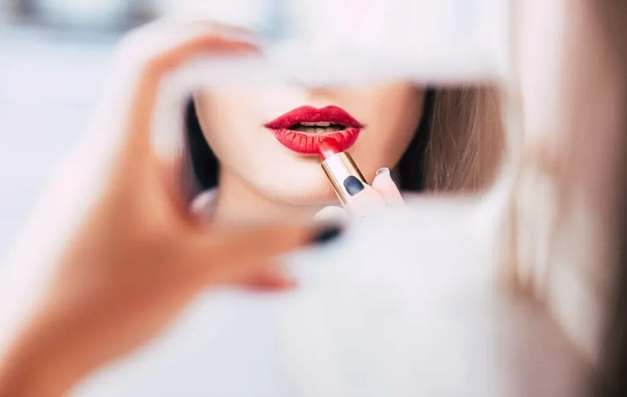 تفاوتهای آرایش صورت به سبکهای شرقی و غربی