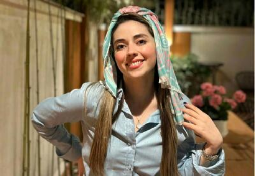 استایل دور از انتظار نیلوفر رجایی‌فر در اکران مردمی یک سریال صداوسیما!