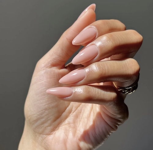 ناخن‌های صورتی تابستانی