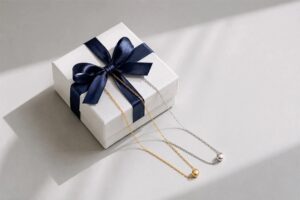 گردنبند طلا یا نقره؟ بهترین انتخاب برای کادو دادن