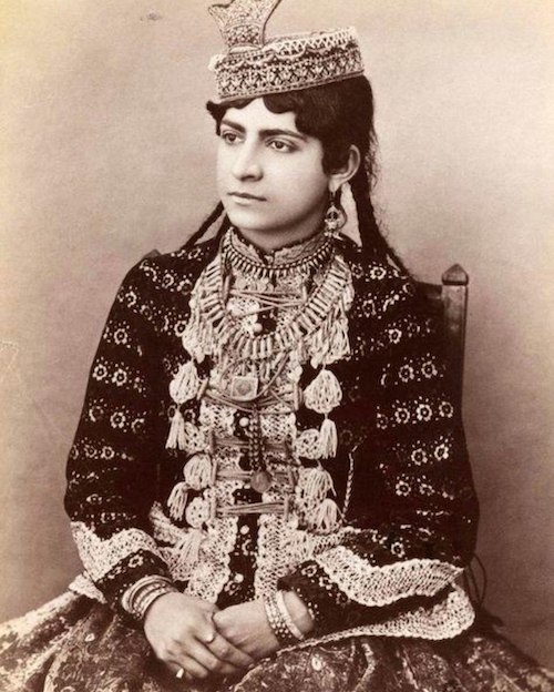زیبایی واقعی زنان قاجار