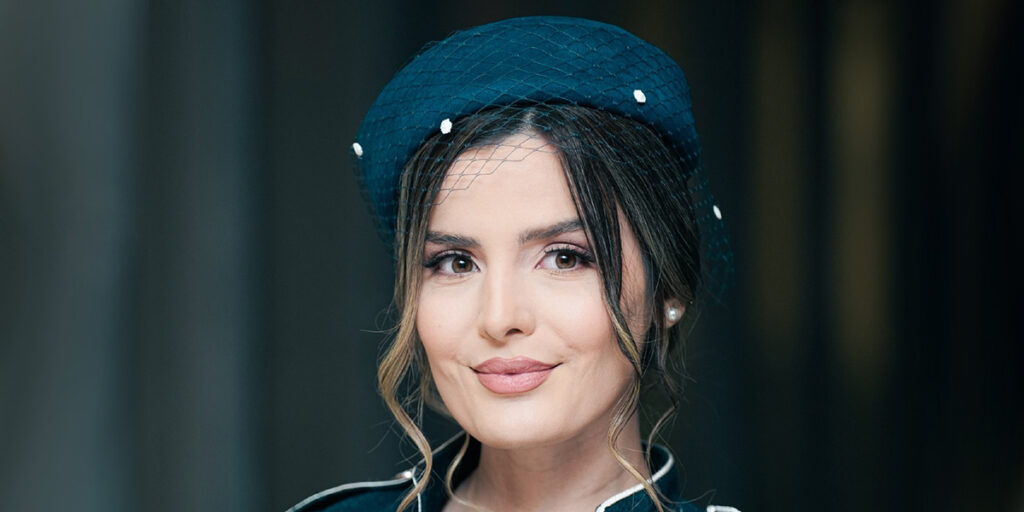 بازیگر سریال «کوری» با استایل باربی در زمین ورزش جلب توجه کرد