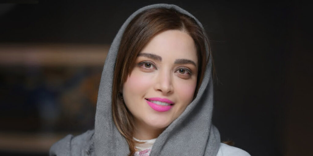 وقتی لباس مجلل بهنوش طباطبایی با چند انتخاب اشتباه از جذابیت فاصله می‌گیرد