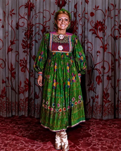 لباس سنتی گوگوش