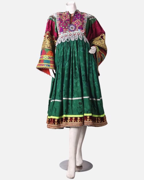لباس سنتی گوگوش