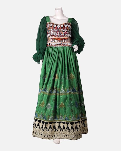 لباس سنتی گوگوش