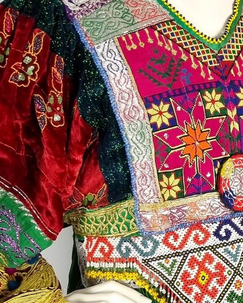 لباس سنتی گوگوش