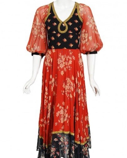 لباس سنتی گوگوش