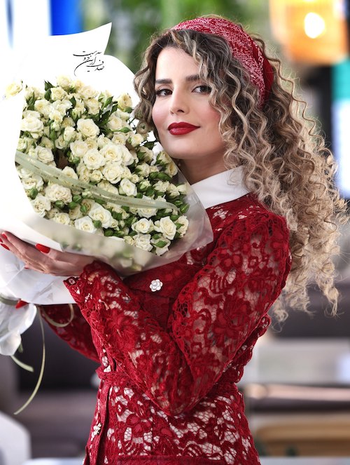 قرمز و سفید غزاله