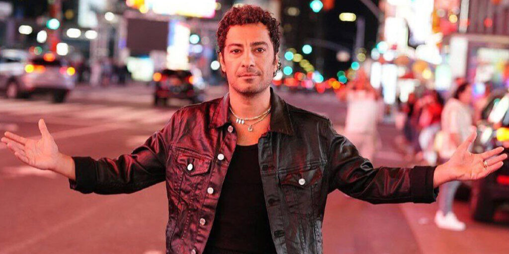 استایل خیابانی نوید محمدزاده در تفلیس نگاه خاصش را به رخ کشید