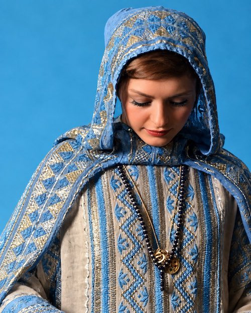 لباس گوگوش با کفتان