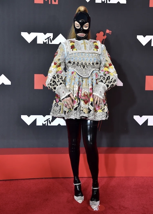 جنجالی‌ترین لباس‌های VMAs