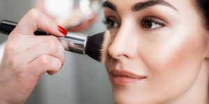 چطور آرایش کنم که نتیجه میکاپی بی‌نقص باشد؟