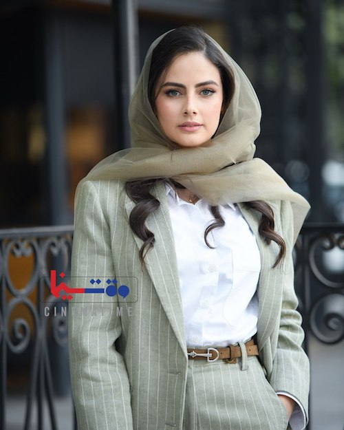 فرزانه فرنام با کت