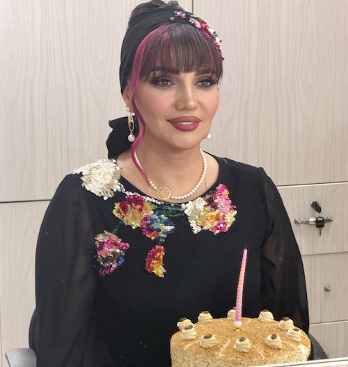 چتری قرمز الهام پاوه‌نژاد
