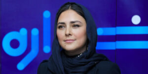 هدی زین‌العابدین با کمی شلختگی در مراسم اکران حاضر شد!