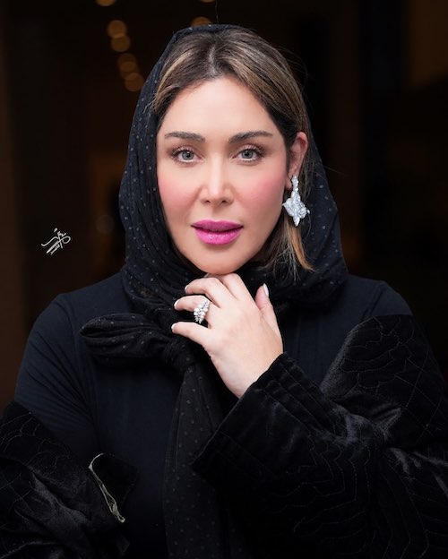 استایل تماممشکی سارا منجزیپور