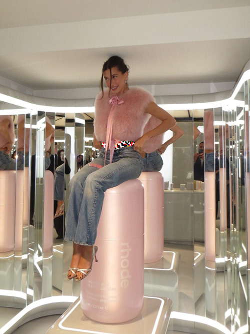 هیلی بیبر در پاریس