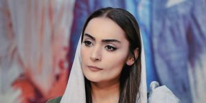 چرا استایل سیاه و سفید السا فیروزآذر انتخابی ساده اما شیک است؟