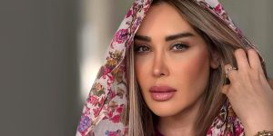 تسخیر پاییز با استایلی تیره؛ استایل مینیمال سارا منجزی‌پور جلب توجه کرد!