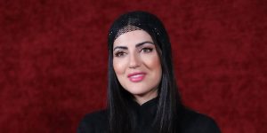 برای استایل سفر از تیپ مینیمال هلیا امامی ایده بگیرید