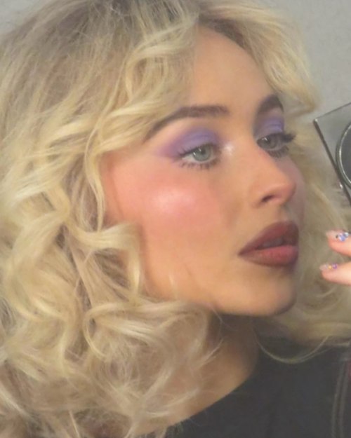 میکاپ با سایه‌چشم بنفش